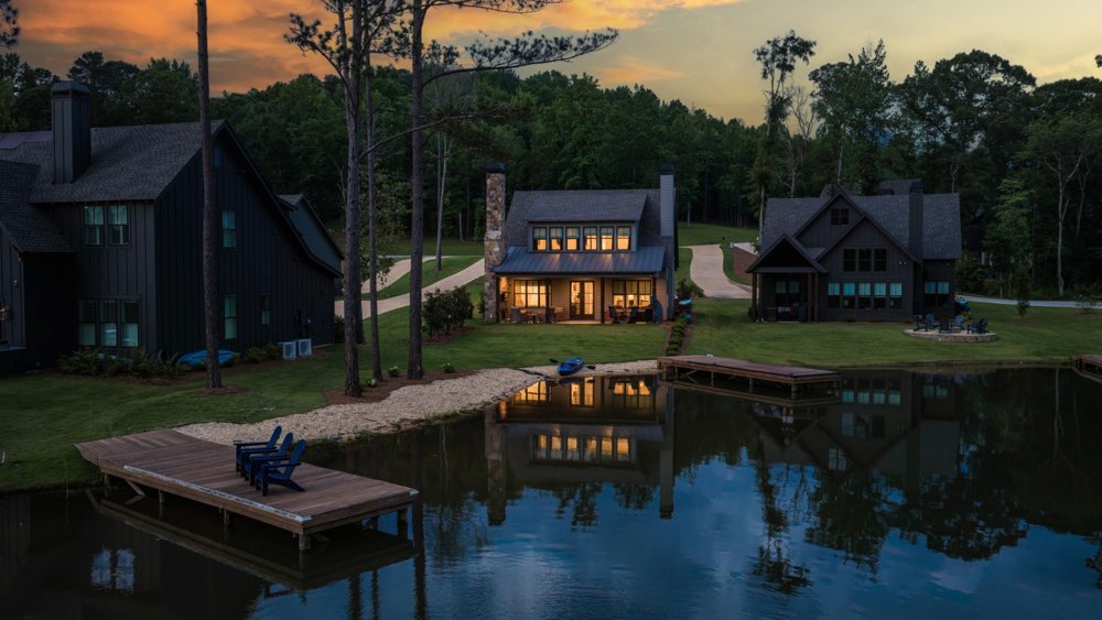 Family Fun Lakehouse Dock Beach Kayaks Canoe Liypad Neighborhood Swimming Pool